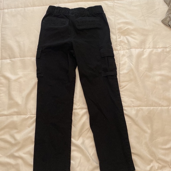 Old Navy Cargo Pants Relax Fit- 2pairs - Picture 5 of 5